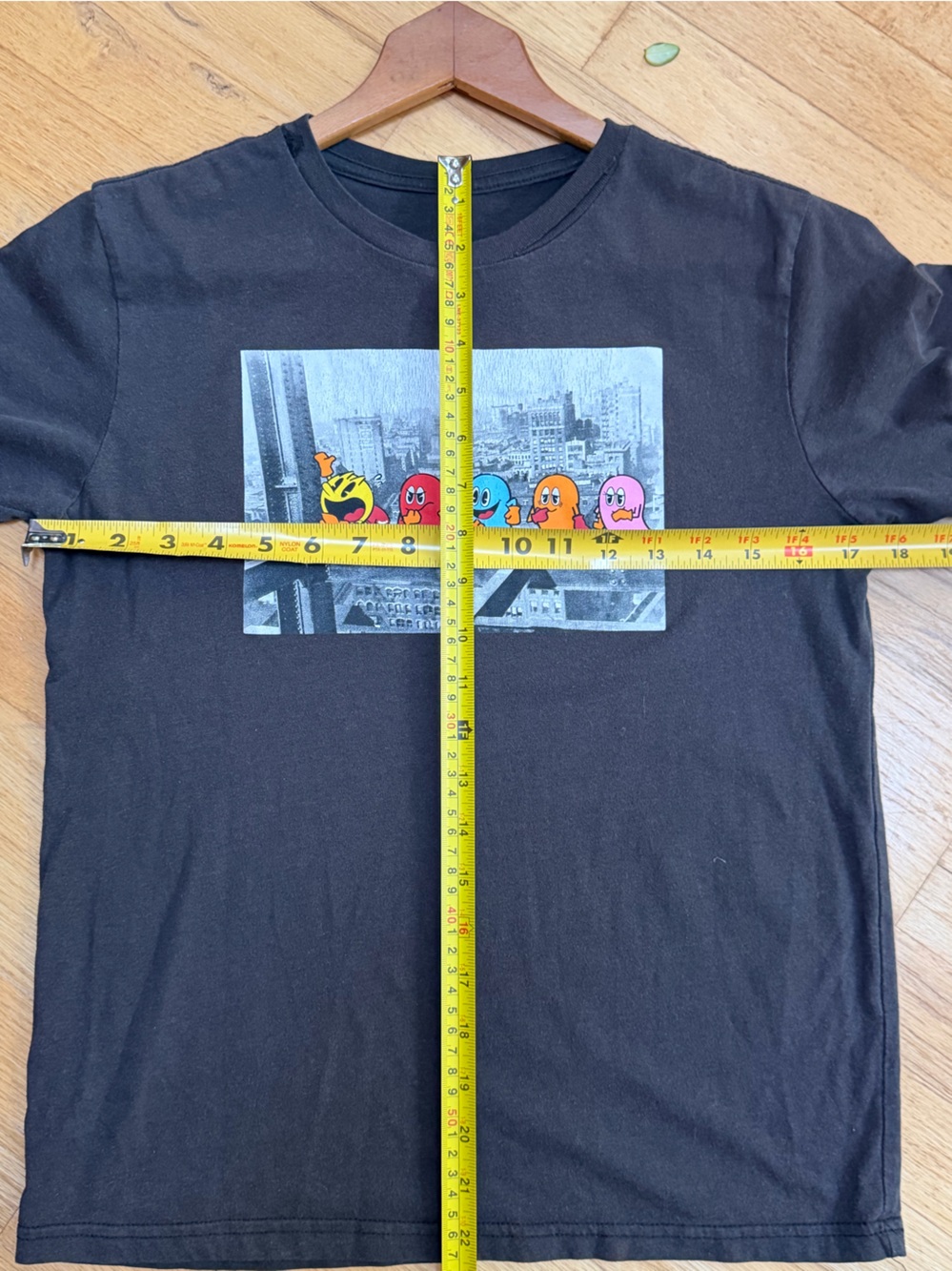 Vintage Black Pac-Man Graphic Tee with Colorful Ghosts - Picture 4 of 4